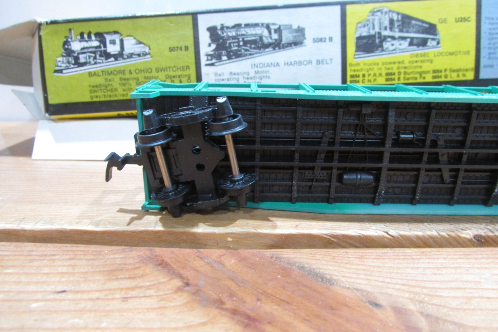 HO Scale AHM Calcium Carbide Container Penn Central #806