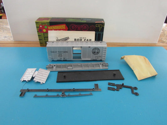 HO Scale Roundhouse B27 40' Box Car Kit Great Northern RH4299