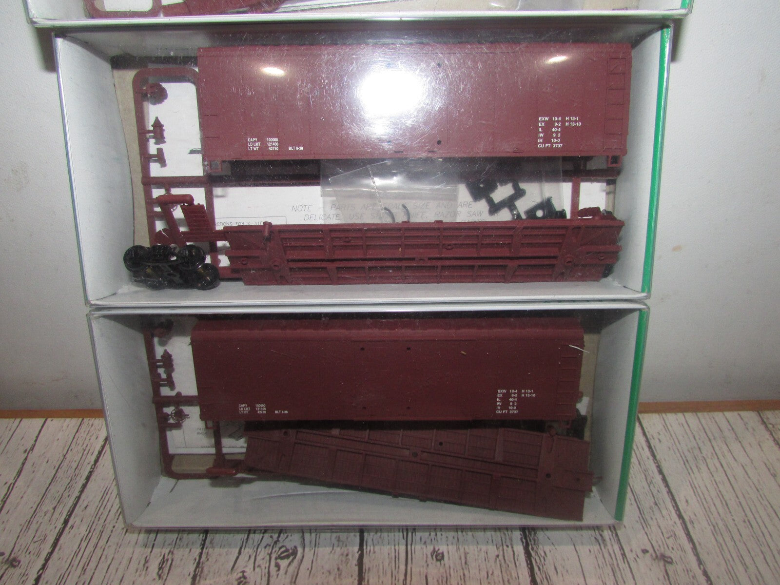 HO Scale Bowser (3) 84122 40' Single Door Box Car Kit ( DDO ) Lot#0137