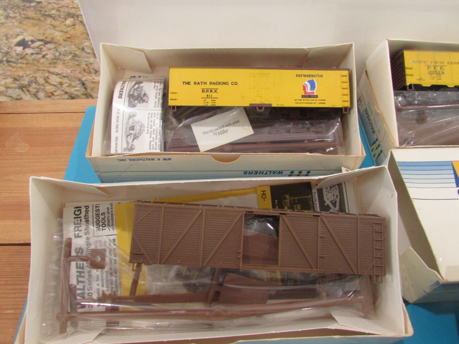 HO Scale Walthers Assorted Freight Cars Kits (4) Lot#1696