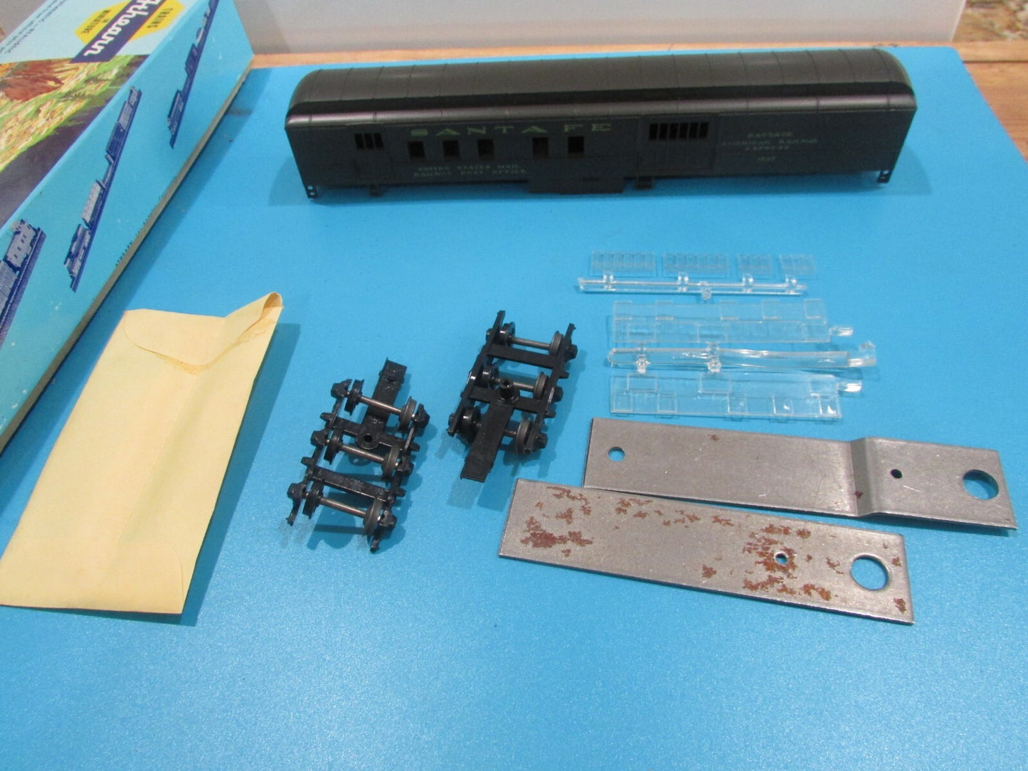 HO Scale Athearn 1841 Santa Fe STD R.P.O Passeger Car  Kit Lot#1781