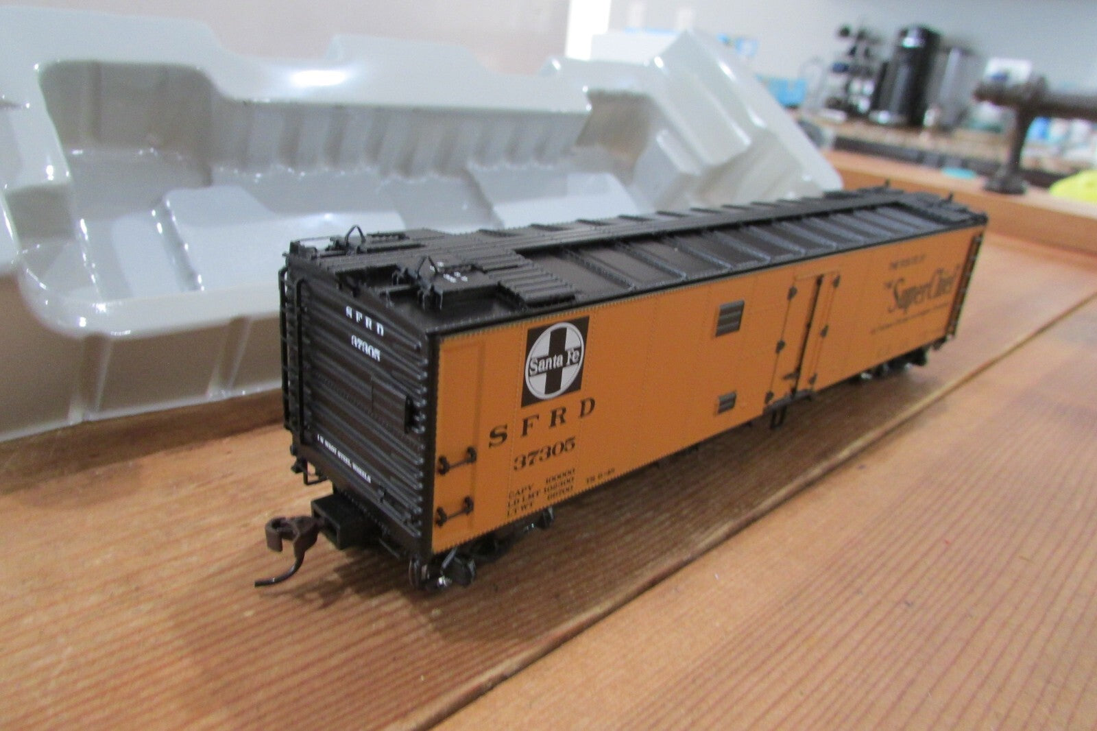 HO Scale Athearn 94519 50' Ice Bunker Reefer Car ATH4633