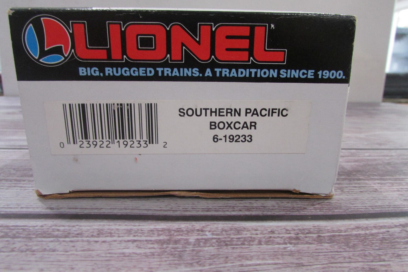 O Gauge  Lionel 6-19233 Southern Pacific Box Car (Green)
