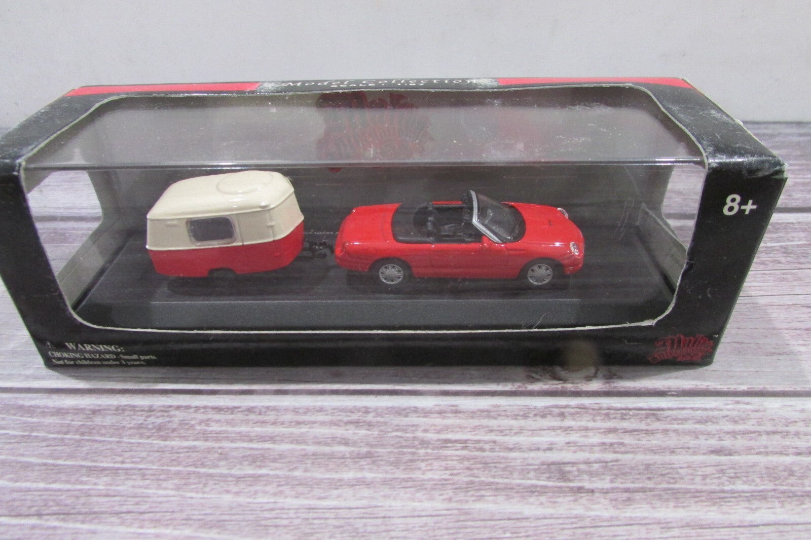 HO  Scale 1:87 Malibu Ford Thunderbird w/ caravan camper trailer