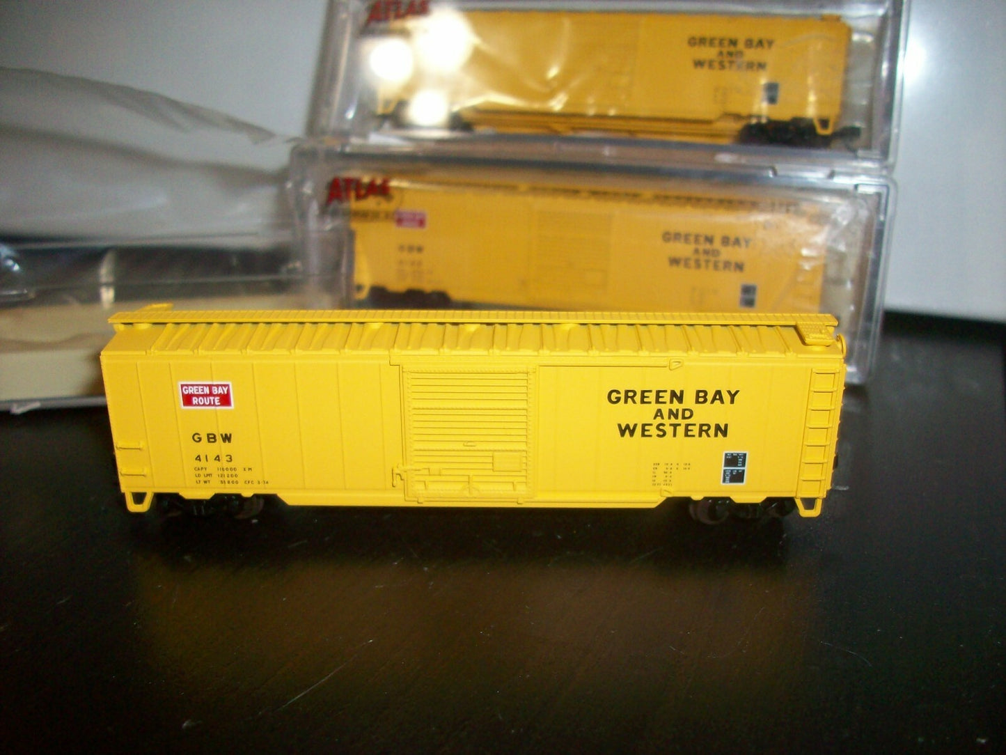 N Scale Atlas N10 0' Single Door Box Car Green Bay & Western (4 Cars)