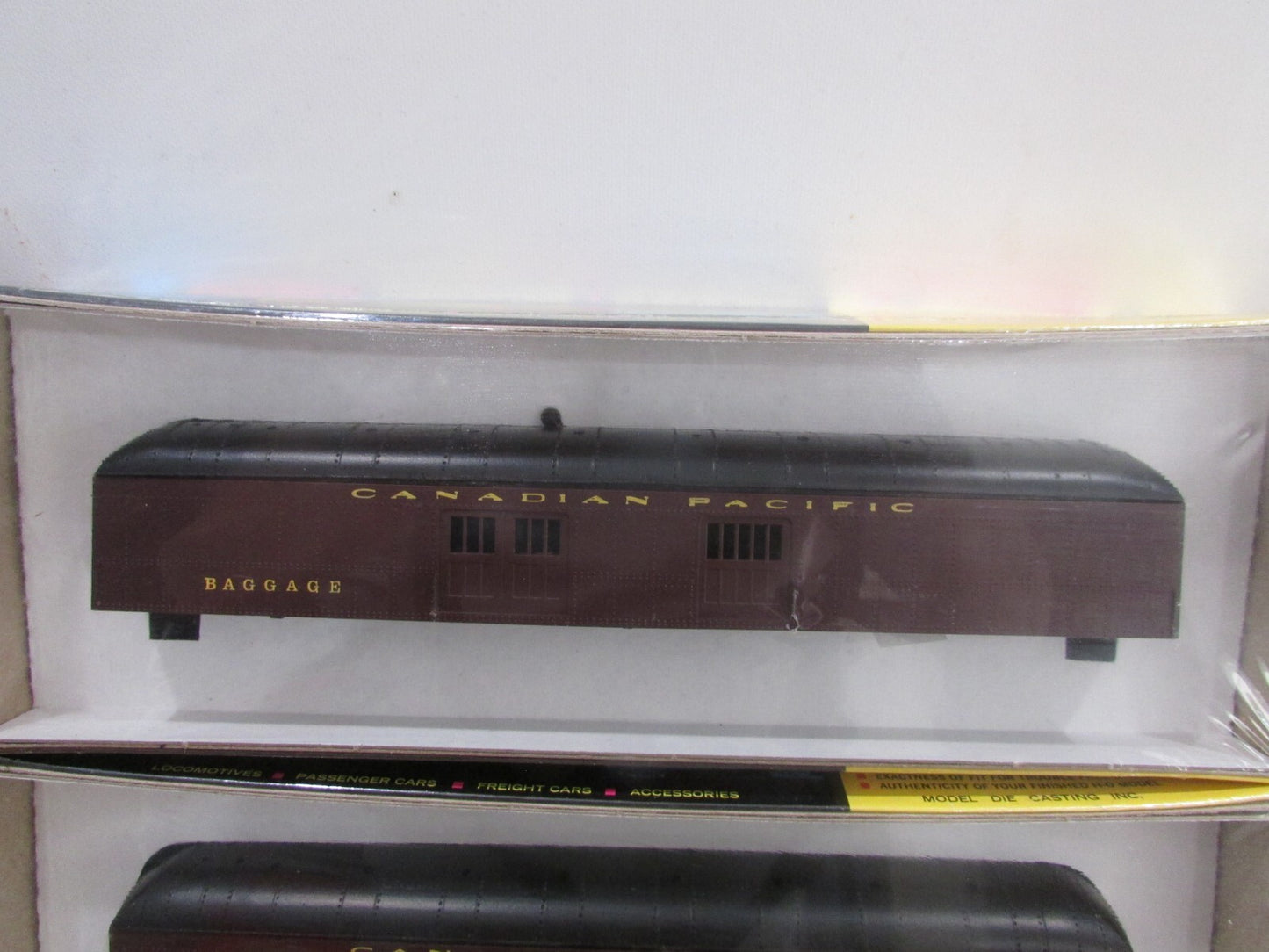 HO Scale RoundHouse (2) Harrison Style Passenger Cars Canadian Pacific LOT#3584