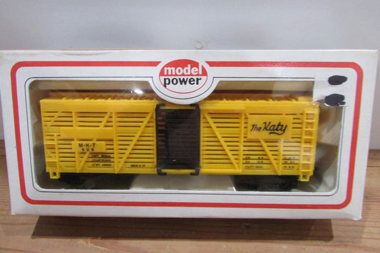 HO Scale Model Power & Bachmann (3) Assorted Stock Cars Lot#4126