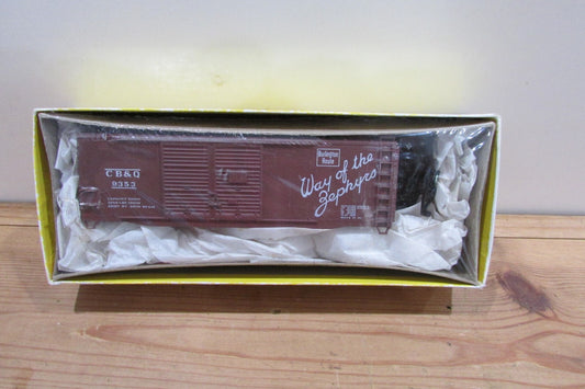 HO Scale Accurail 3006 CB&Q DBL DR Steel Box Car Kit Lot#4002