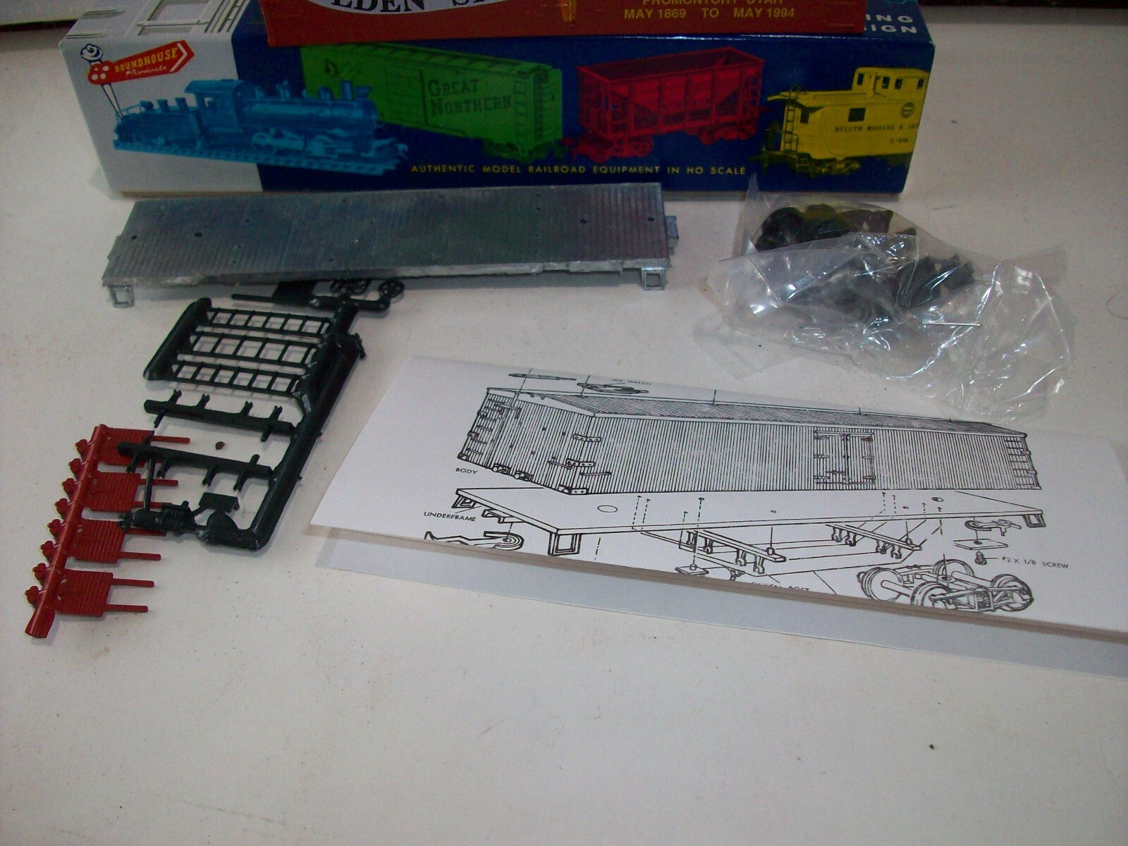 HO Scale RoundHouse 36' Reefer Car Golden Spike Kit Lot#0545