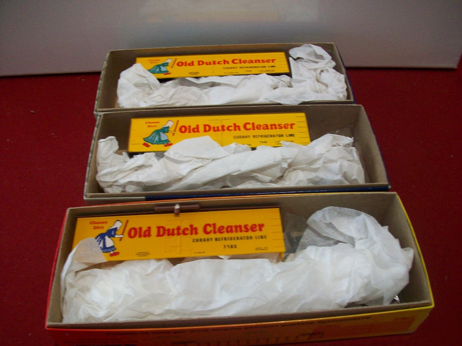 HO Scale (3)RoundHouse 36' Billboard Refrigator Car"Old Dutch Cleanser" Lot#0553