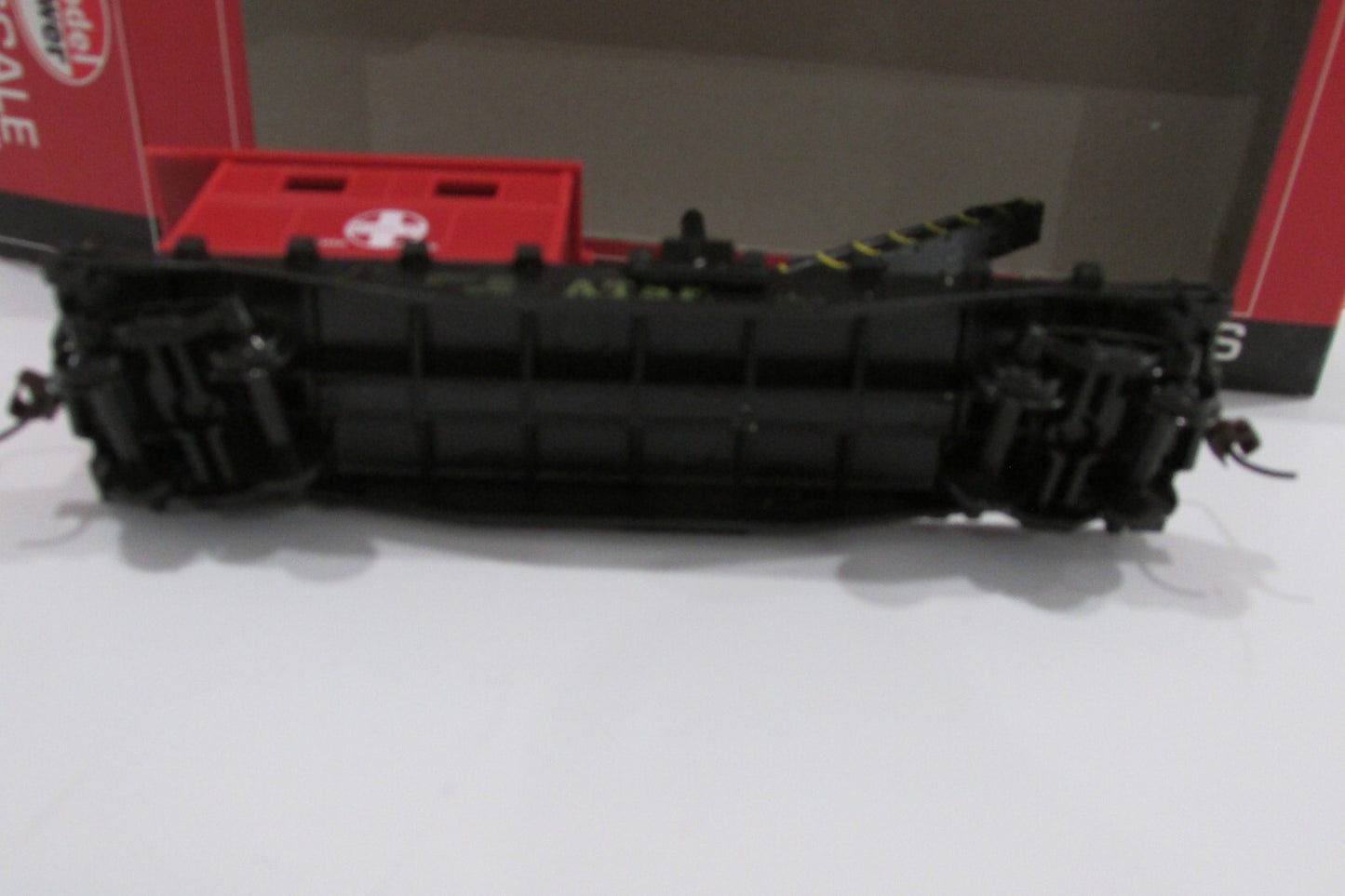 HO Scale Model Power 98191 40' Work Caboose w/Crane ATSF