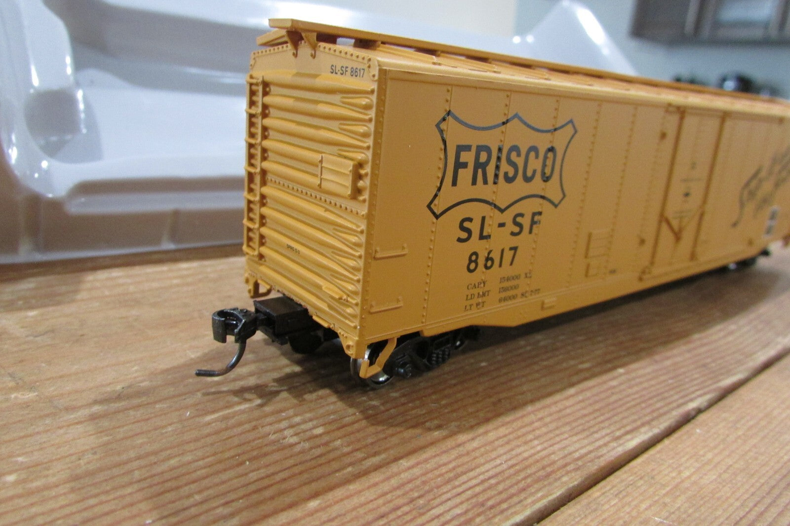 HO Scale Athearn/Roundhouse RND81462 50' PD Smooth BoxCar #8617 ATH4623