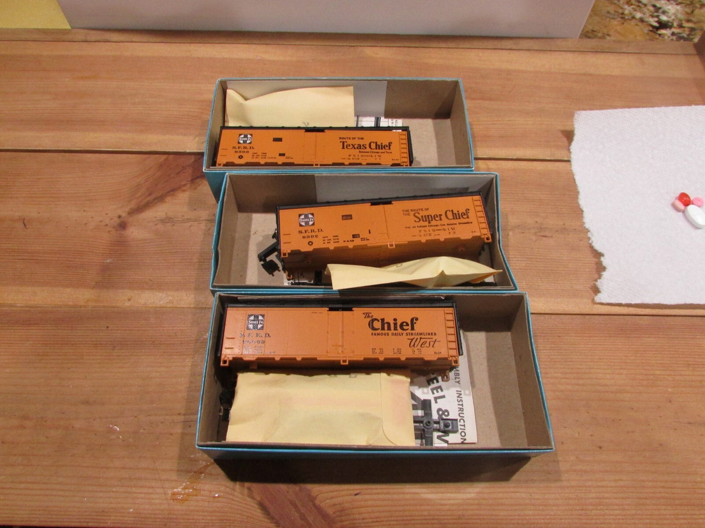 HO Scale Athearn (3) Santa Fe Cars Box Car Kits  Lot#1656