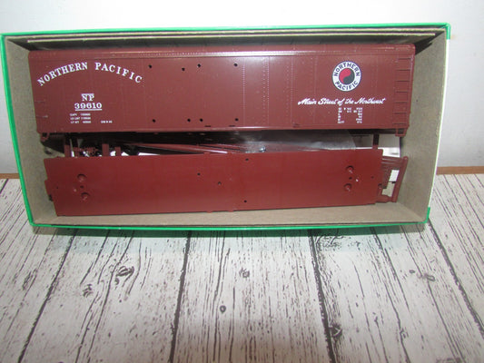 Ho Scale Bowser 55407 50'Round Roof Double Door Box Car Kit Northern Pacific
