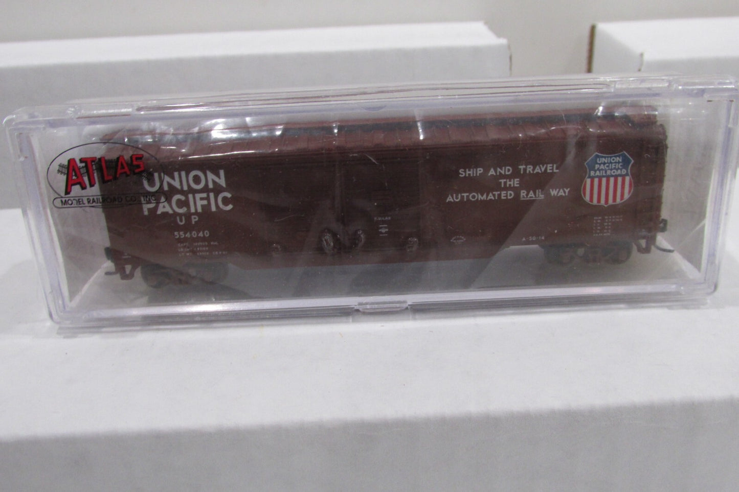 N Scale Atlas 36402 50' Double Door Box Car Union Pacific #554040