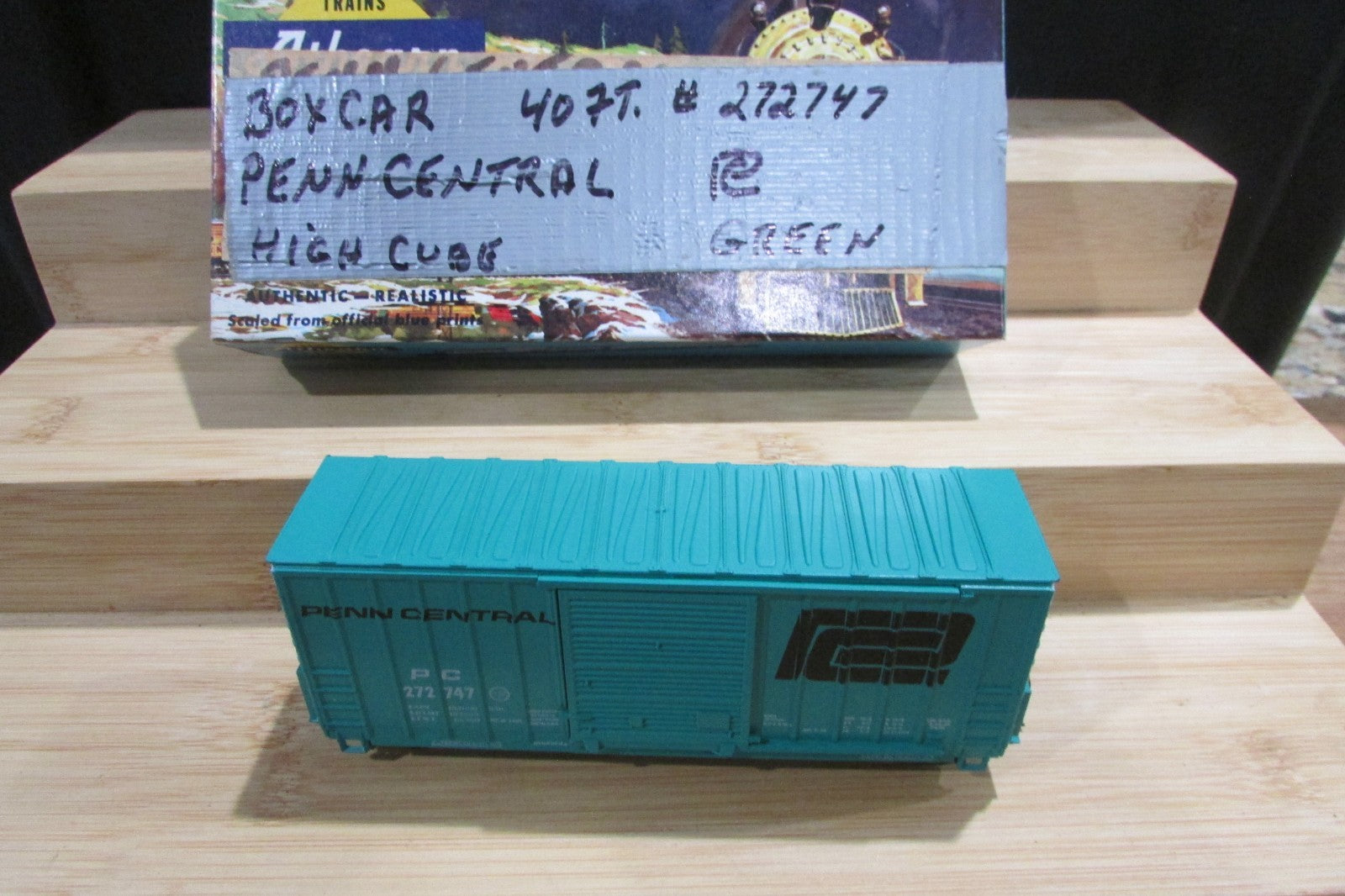 HO Scale Athearn  40ft OB Hi-Cube Box Car Penn Central PC#272747  ATH5187