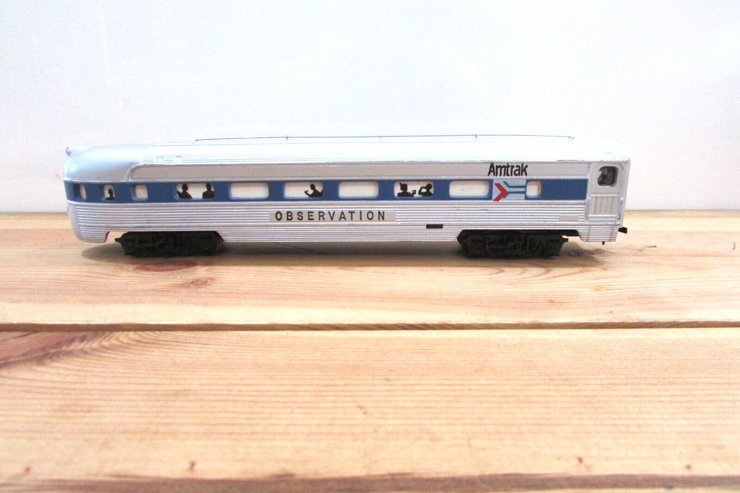 HO Scale Amtrak Observation Passenger (Blue & Silver) Lot#0034