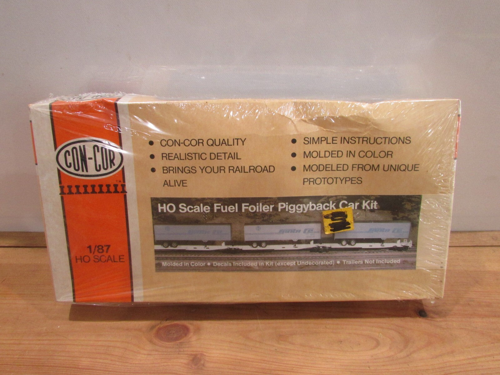 HO Scale  0001-002903 ADD-ON kit Con-Cor Fuel Foiler SF 3 Center Cars Lot#1041
