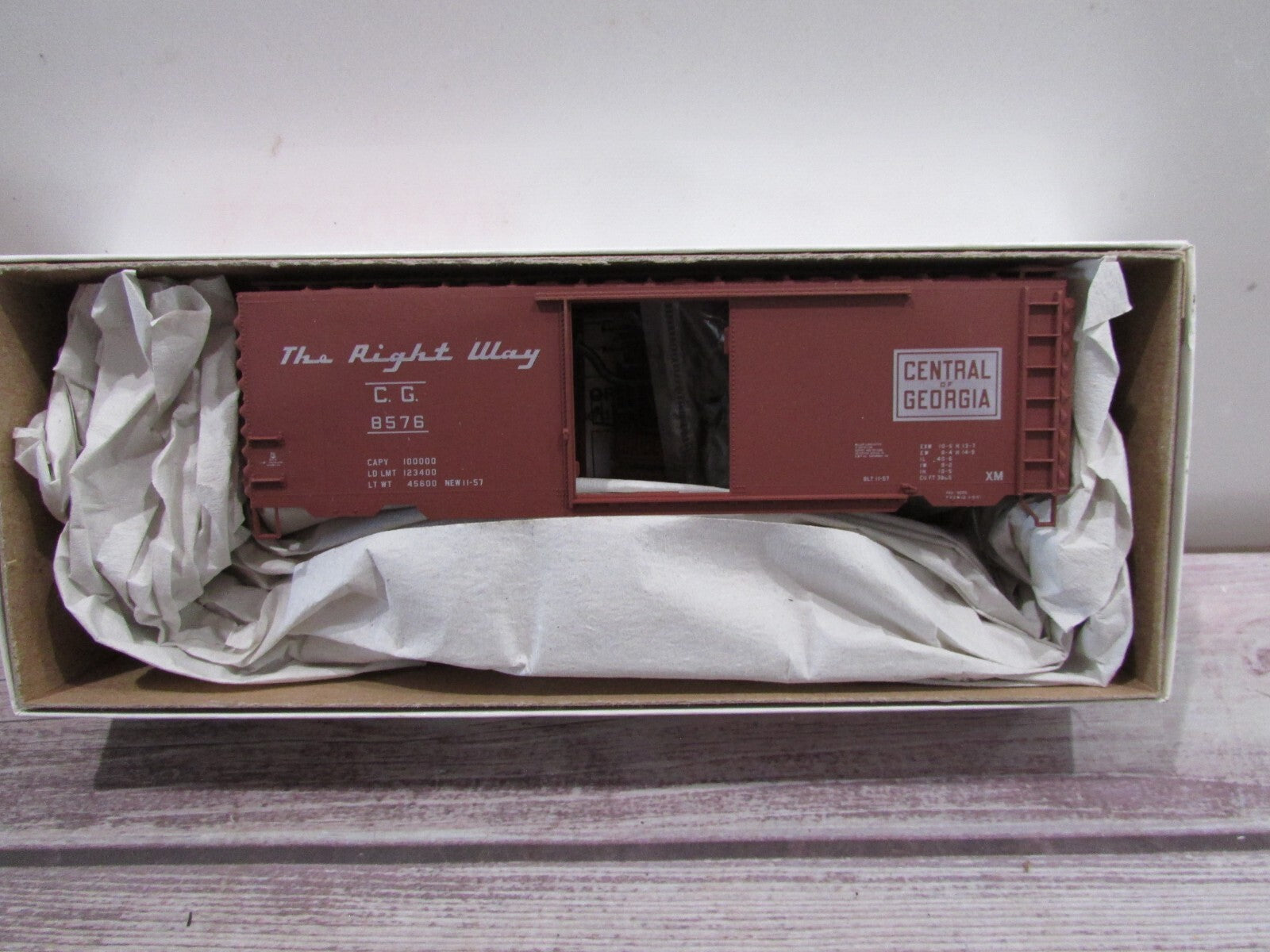 HO Scale  Accurail 3452 40' PS-1 Steel Box Car Kit Central of Georgia #8576
