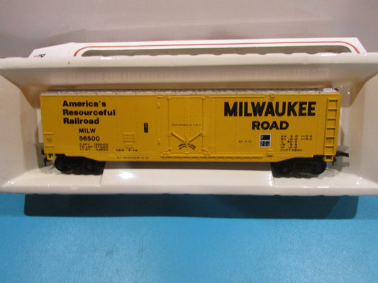 Ho Scale Bachmann Single Door Milwaukee Road Box Car #56500 Lot#1355