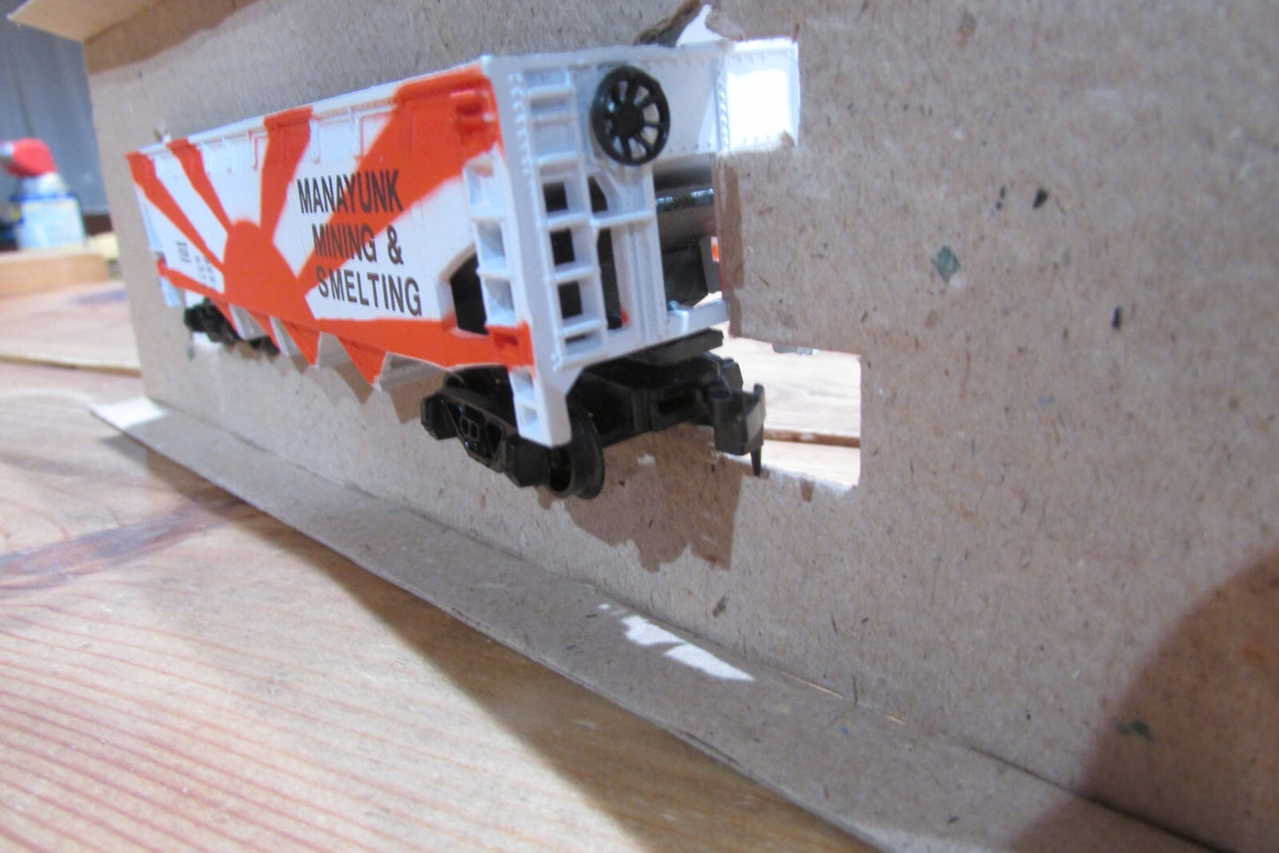 HO Scale AHM 5460K Open Hopper Manayunk Mining & Smelting Car#51249