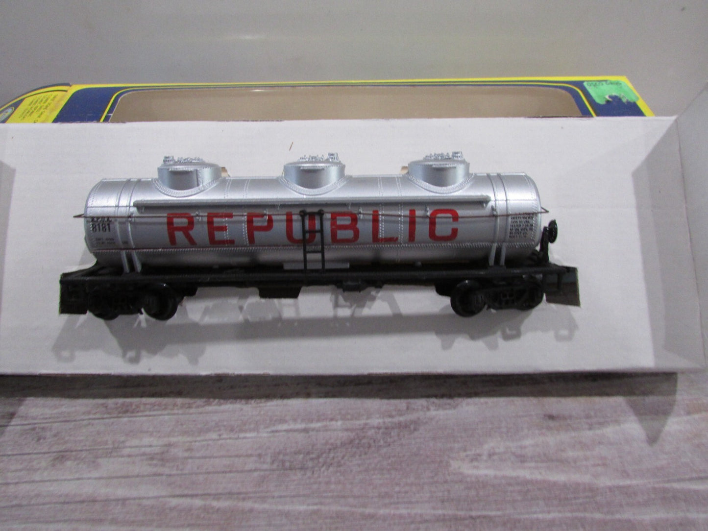 HO Scale AHM 5480C Republic Tank Car RTR