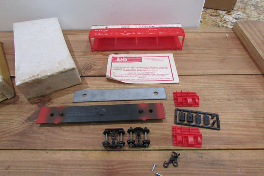 HO Scale E&B Valley RR Boise Cascade Thrall Door Car Kit   Lot#4721