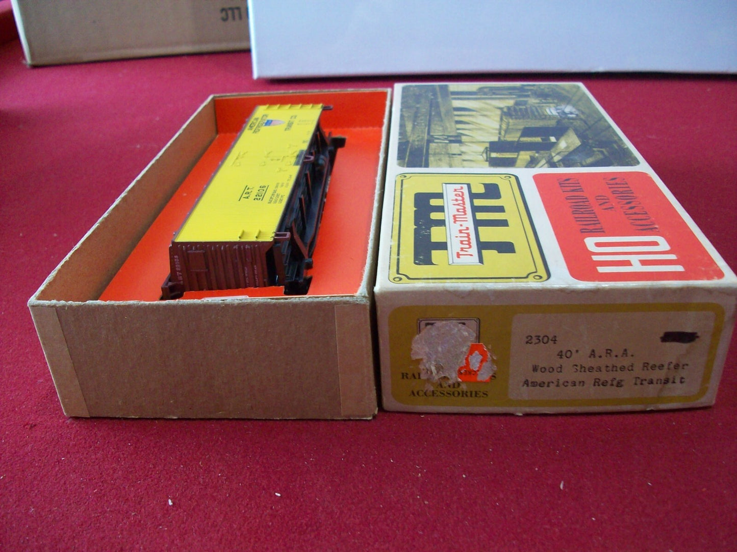 Ho Scale Train-Miniature 2304 Wood Reefer American Refrig. Transit Co.Lot#0390