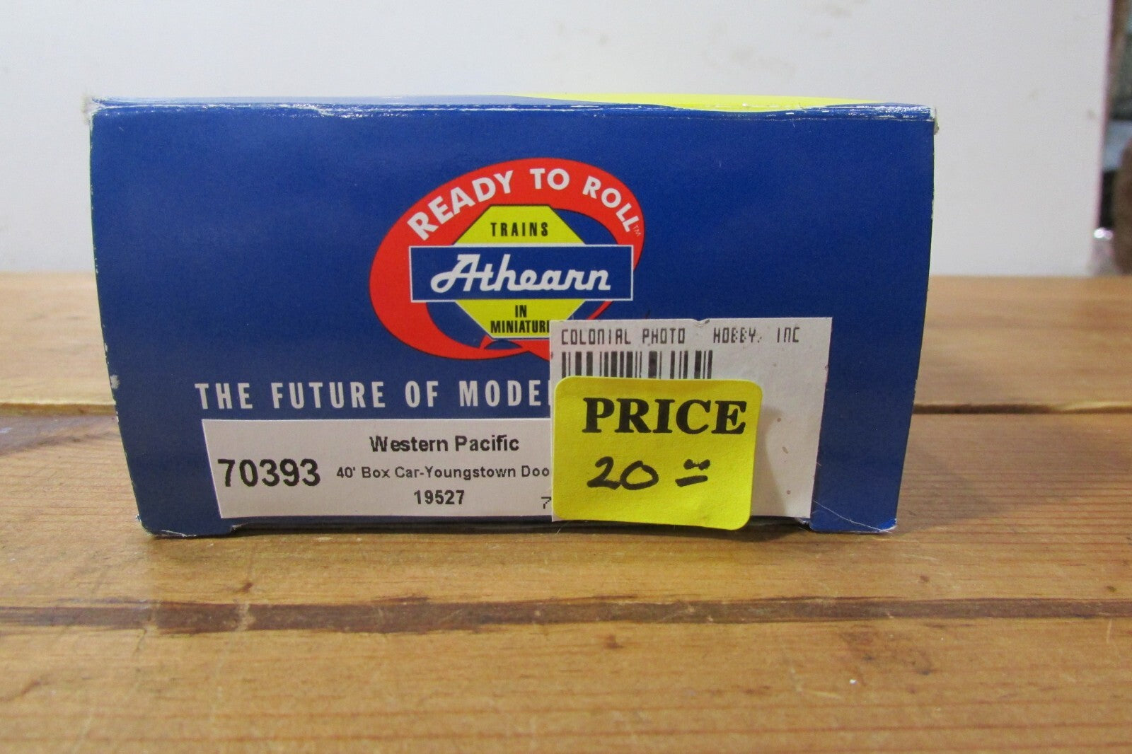 HO Scale Athearn 70393 40'Box Car Youngtown Door Western Pacific #19527 Lot#4145