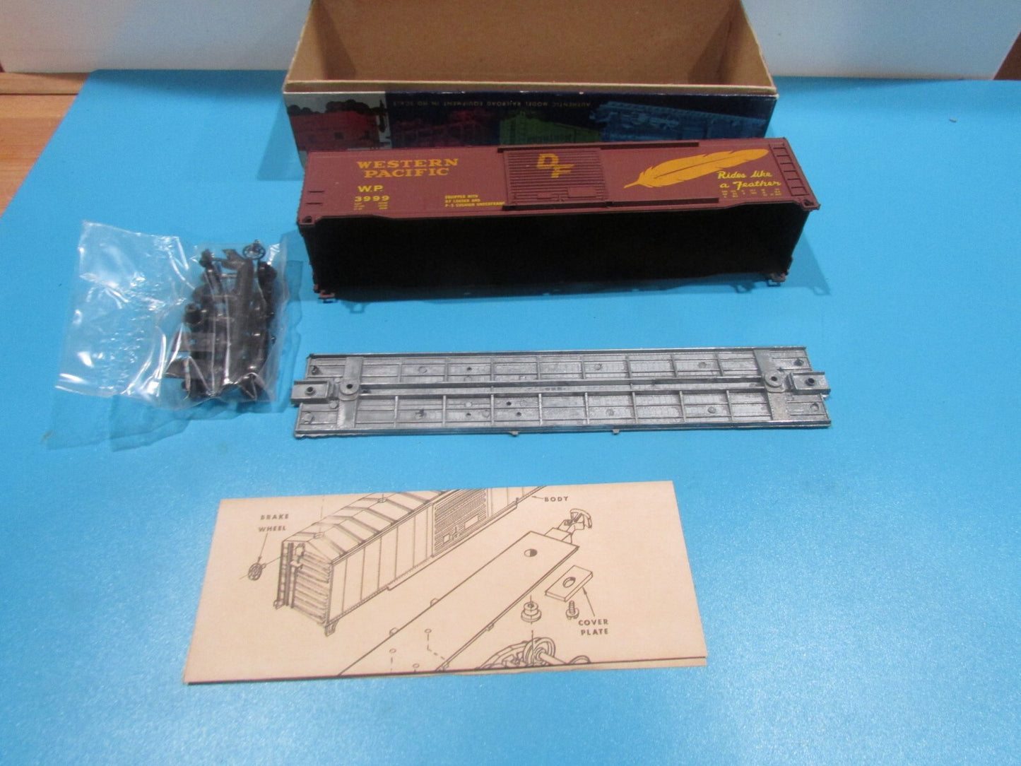 HO Scale RoundHouse 50' BoxCar Western Pacific  RH4328