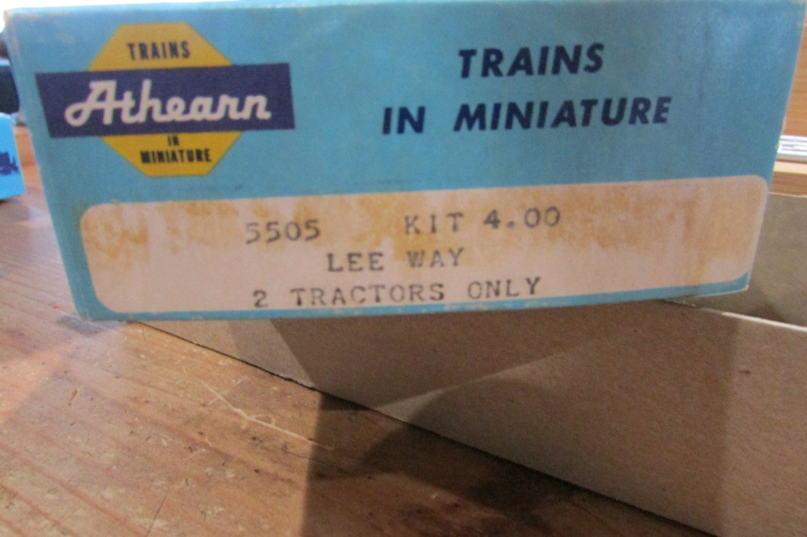 HO Scale Athearn 5505 Lee Way 2 Tractor Only Kit ATH5195