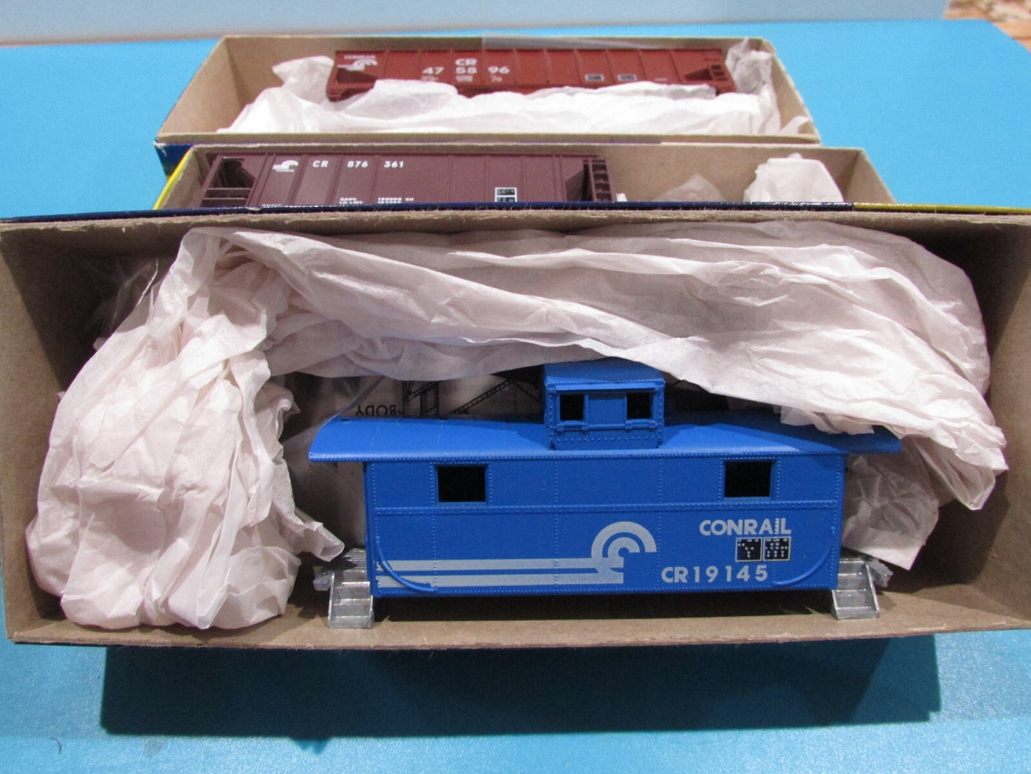 HO Scale RoundHouse (3Cars) Assorted Freight Cars CONRAIL Lot#1578