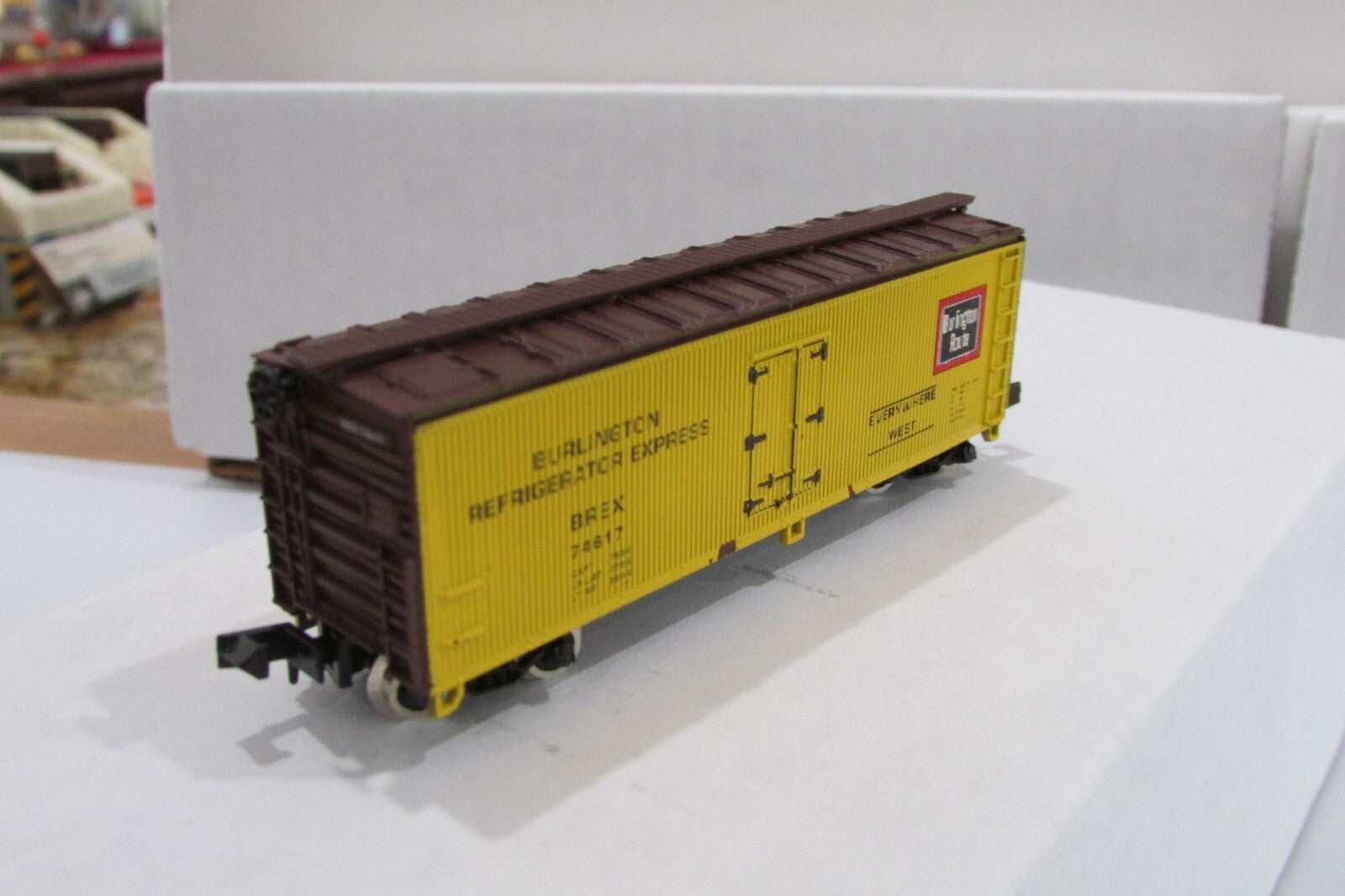 N Scale Con-Cor/BLW 1023 CB&Q Everywhere West 40' Woodside Reefer