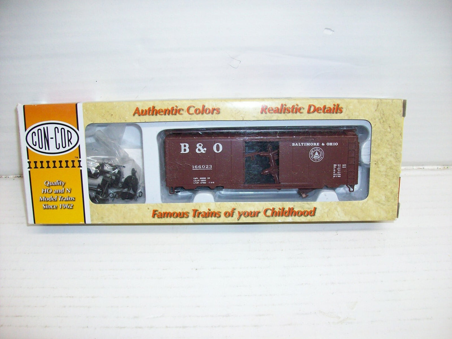 Ho Scale  Con-Cor 0001-009403-1 PS-1 Boxcar Kit 40' Car/SD Door "B & O" Lot#3866
