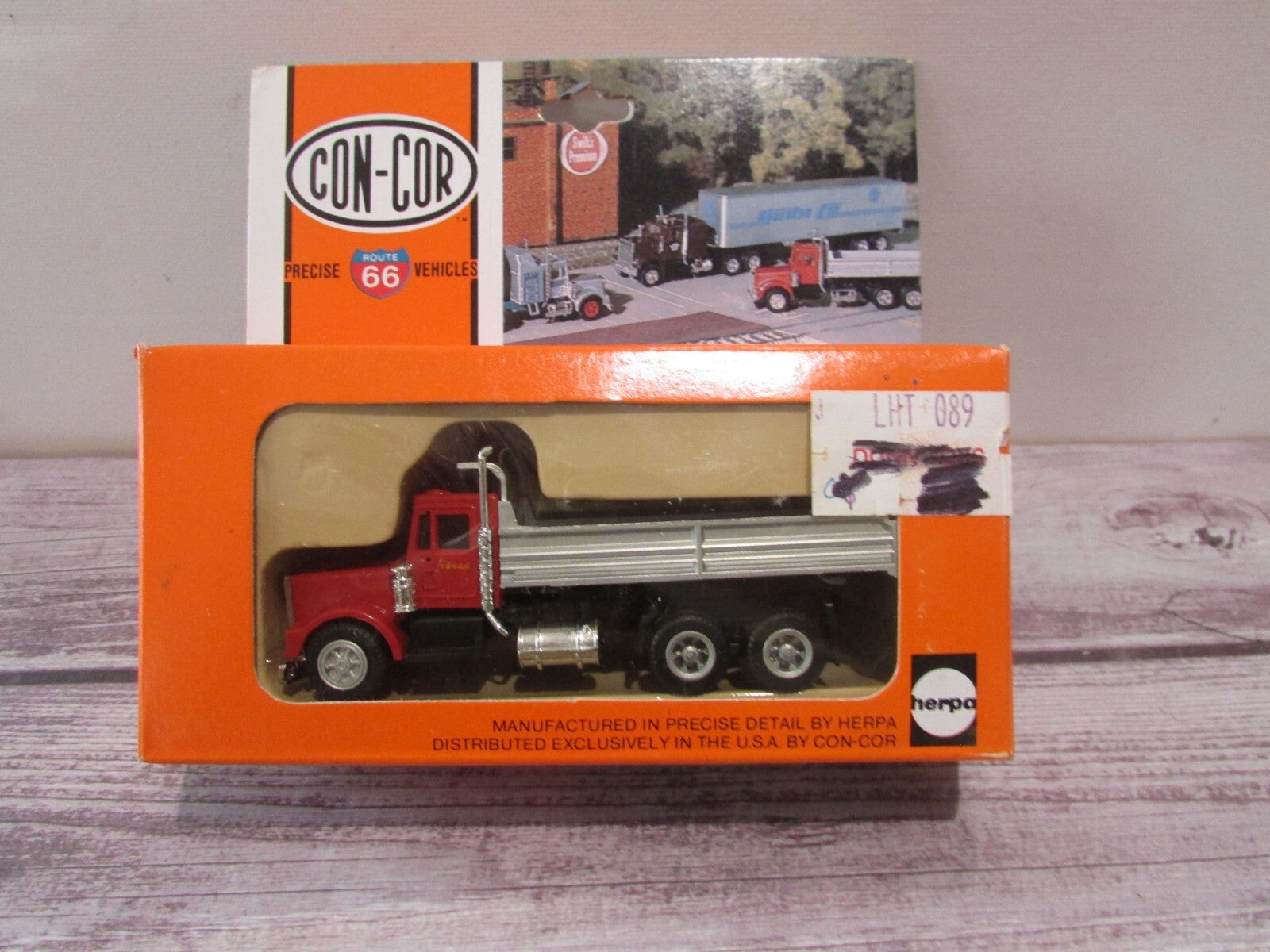 HO Scale Con-Cor 04-001024 Truck Dumper Terra HIGHWAY Truck