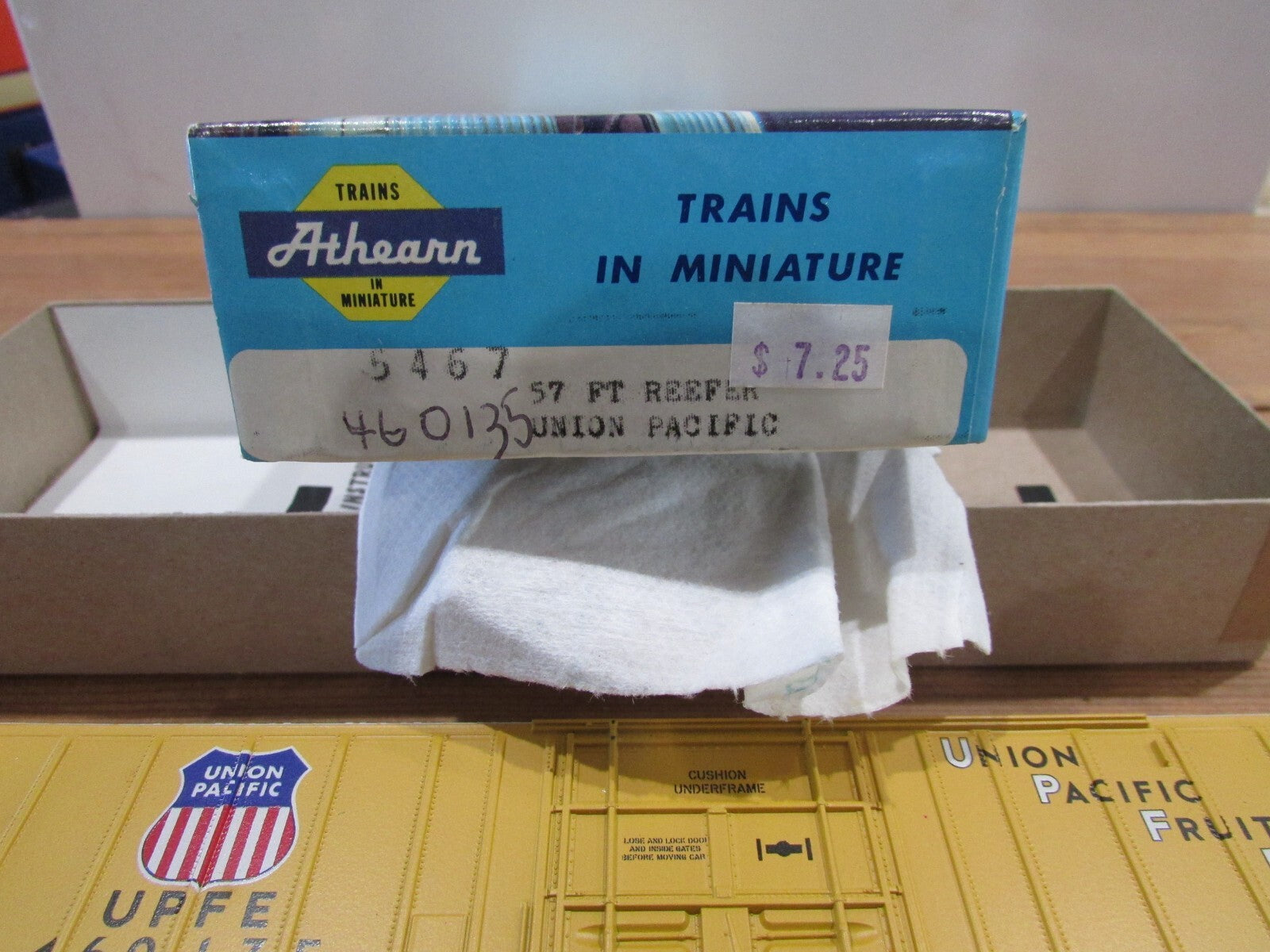 HO Scale Athearn 5467 Union Pacific 57' Mechanical Reefer #460135