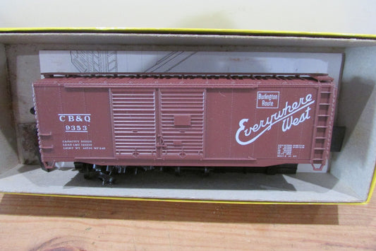HO Scale Accurail 3006 40' DBL. DR. Steel Box CB&Q Kit