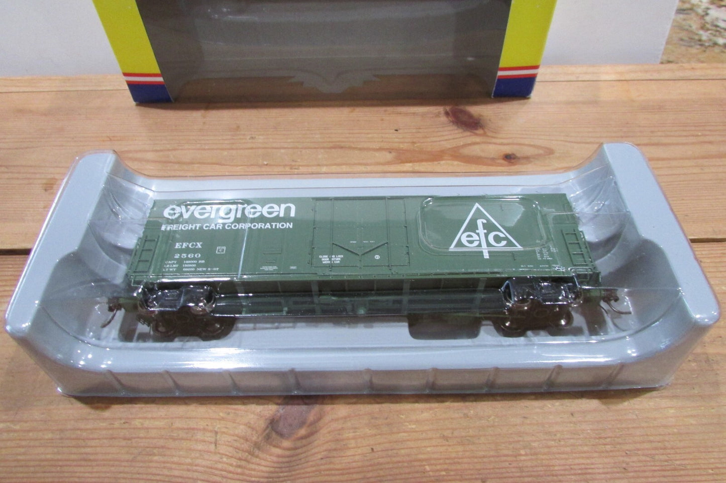 HO Scale Athearn G4307 50' P.C & F Box Car Smooth Side 10'-6" Plug Door ATH4608