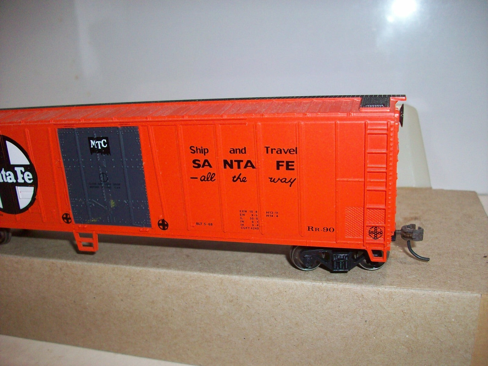 HO Scale Bachmann 50' Steel Reefer Car "Santa Fe" Lot#0455