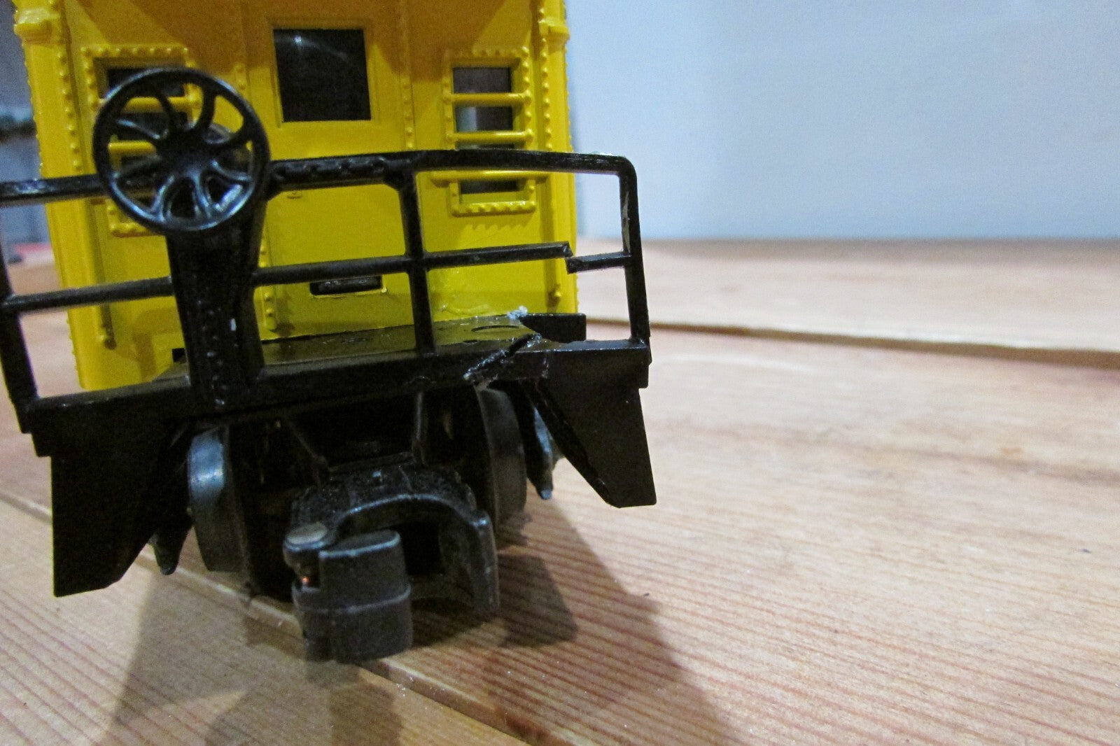 O Gauge  Lionel 6-9177 Northern Pacific Bay Window Caboose