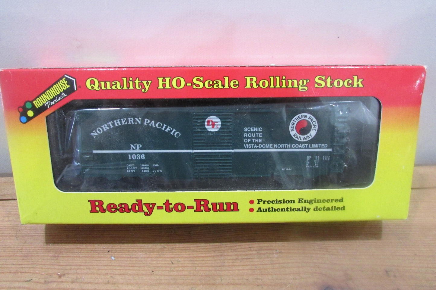 HO Scale Roundhouse 20471 40'AAR Single Door Box Car Northern Pacific  RH4372