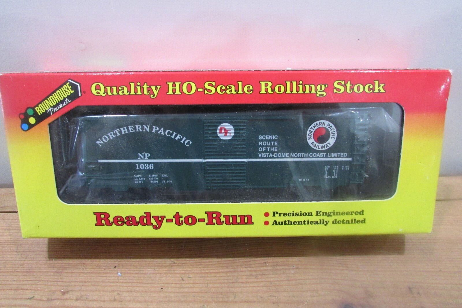HO Scale Roundhouse 20471 40'AAR Single Door Box Car Northern Pacific  RH4372