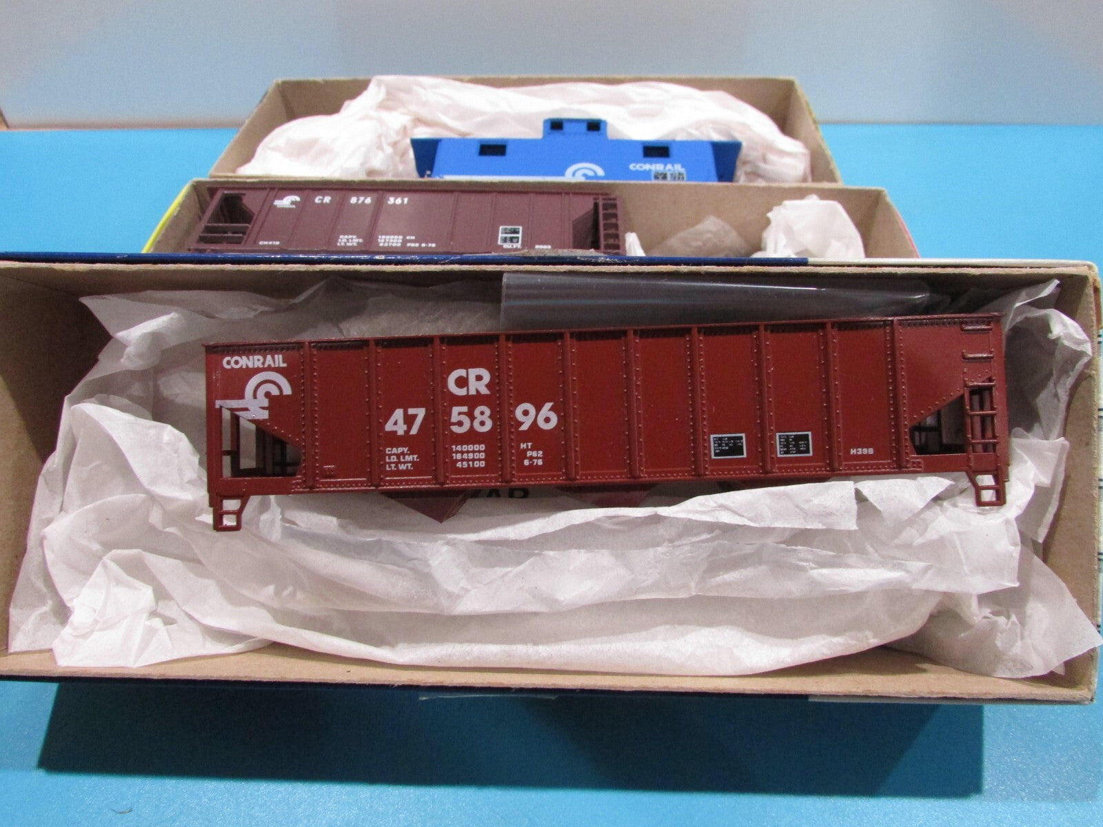 HO Scale RoundHouse (3Cars) Assorted Freight Cars CONRAIL Lot#1578