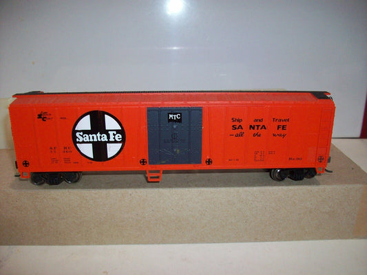 HO Scale Bachmann 50' Steel Reefer Car "Santa Fe" Lot#0455