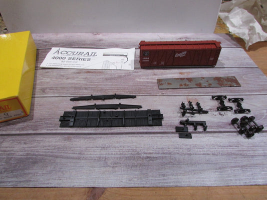 HO Scale Accurail 4002 40' O.B BoxCar Wood Rnda C.B & Q. #130258