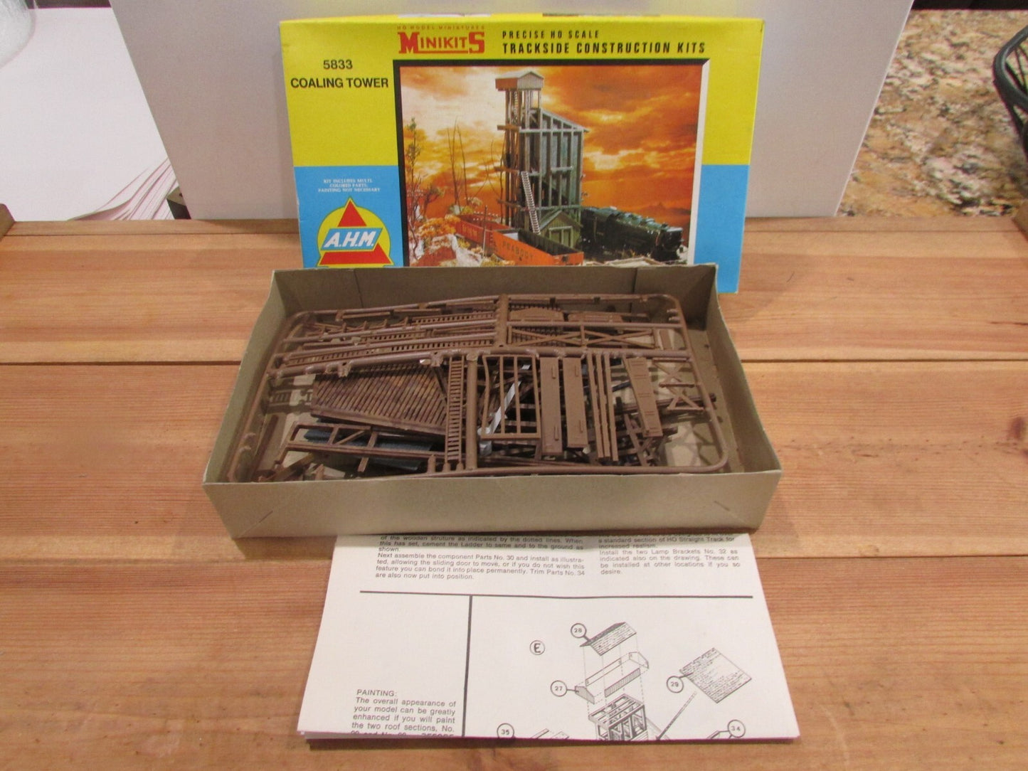 HO Scale AHM  5833 Coaling Tower Kits Lot#0225