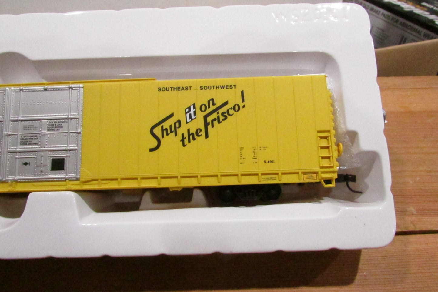 HO Scale 932-3521 SLSF Frisco Standard 86' Hi-Cube Boxcar 4-Door Lot#3350