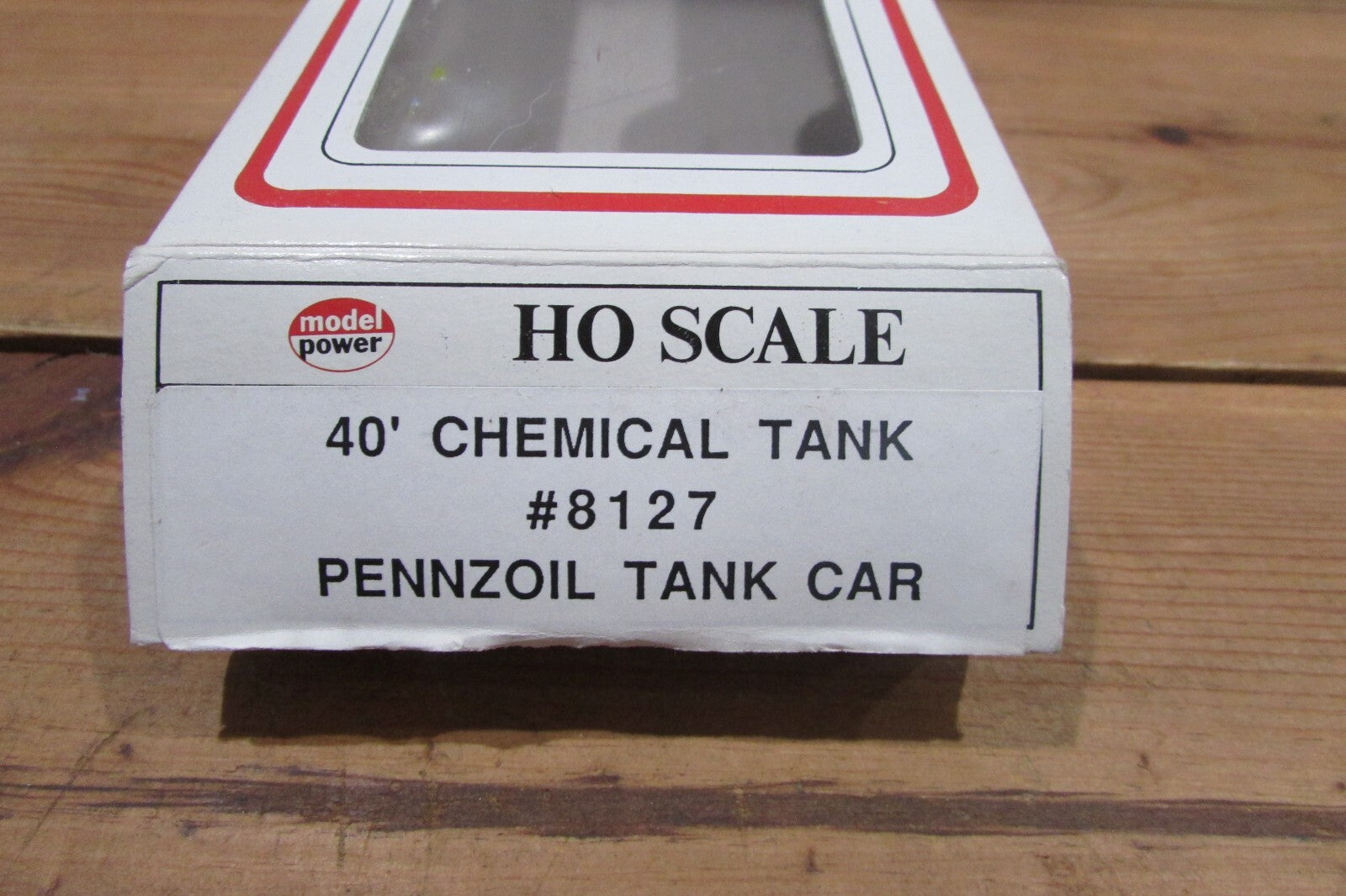 HO Scale Model Power 8127  40' Single Tank Car Pennzoil