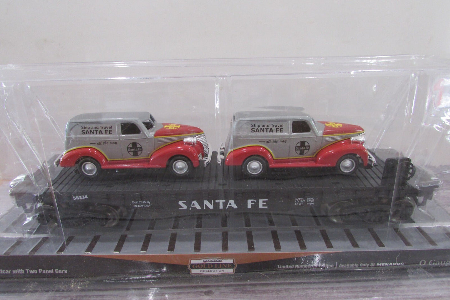 O Gauge Menards 279-3053  Santa Fe Flat Car with Two Panel Cars Lot#2966