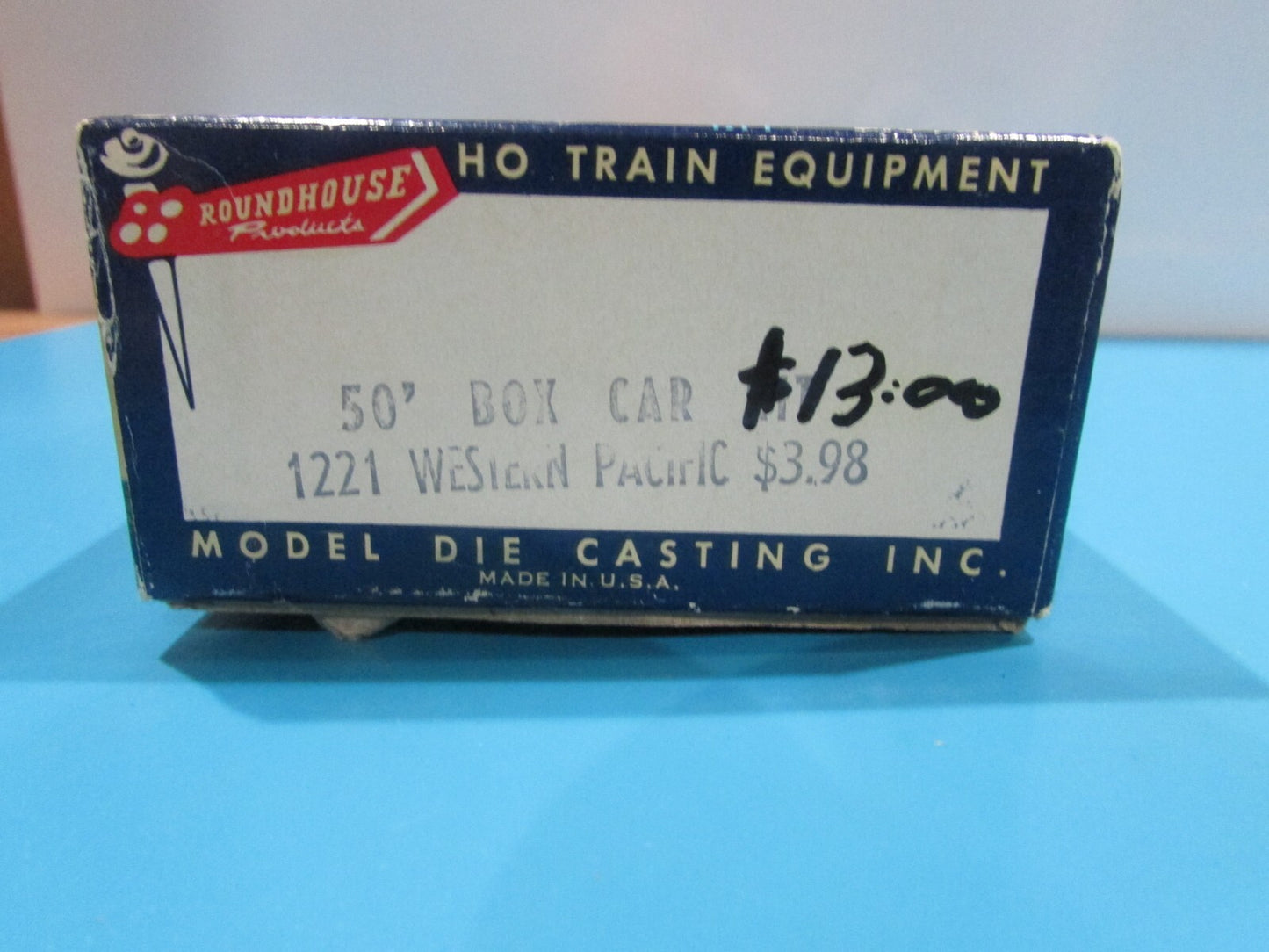 HO Scale RoundHouse 50' BoxCar Western Pacific  RH4328